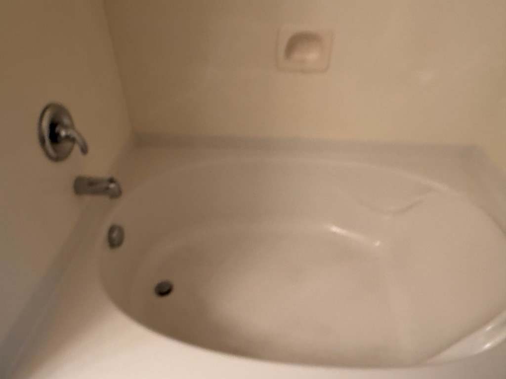 Bathtub restored and shining after Salt and Slate clean